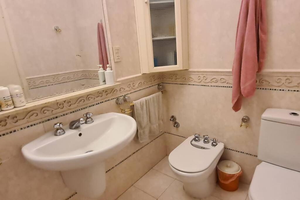 Apartamento Casa 5 Personas. Calle Principal *