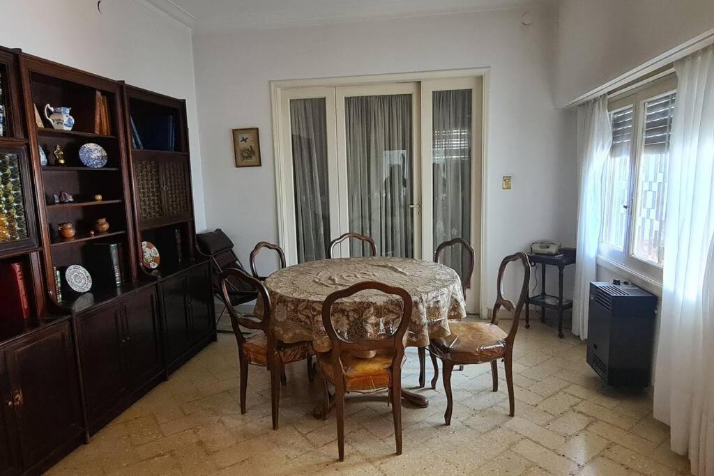 Apartamento Casa 5 Personas. Calle Principal *