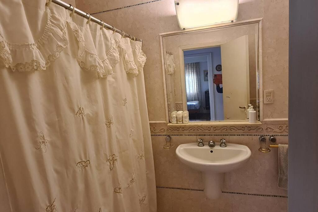 Casa 5 Personas. Calle Principal Apartment Canuelas